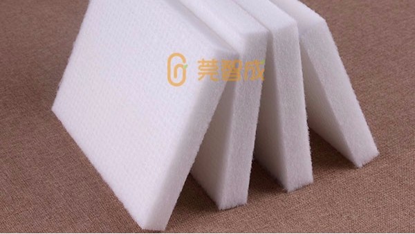 無(wú)膠棉生產(chǎn)廠家：床墊選軟的還是硬的？