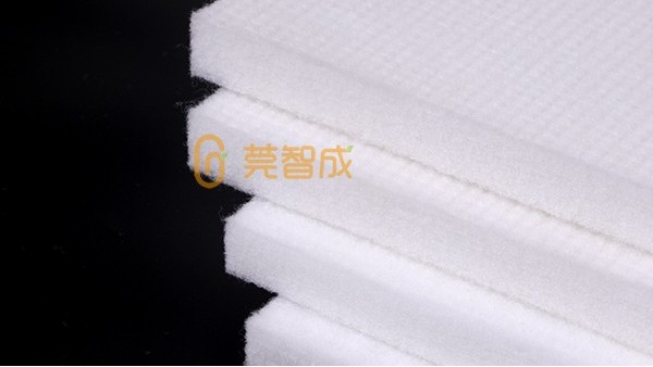 要想沙發更舒適，填充還需樹脂棉