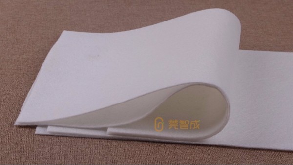 白色針刺無(wú)紡布根據(jù)不同的用途、規(guī)格生產(chǎn)